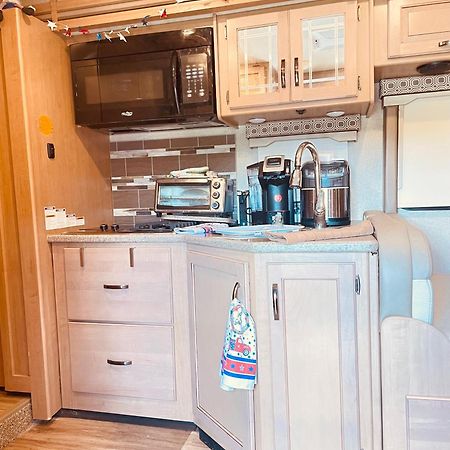 Private Cozy R/V , For Your Enjoyment Tamiami Luaran gambar